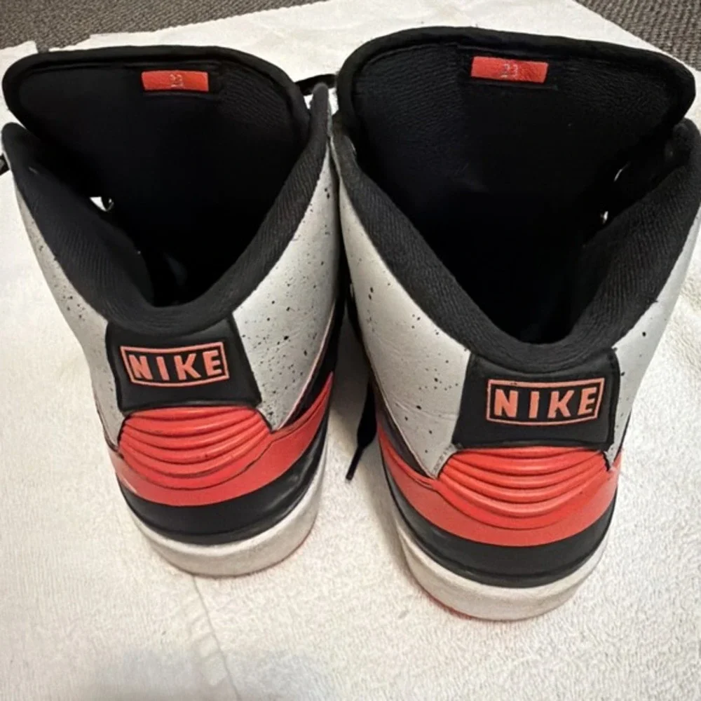 Nike Air Jordan 1 Mid GS Black Red Youth Size‎ 8Y Sneakers Boys.   1738